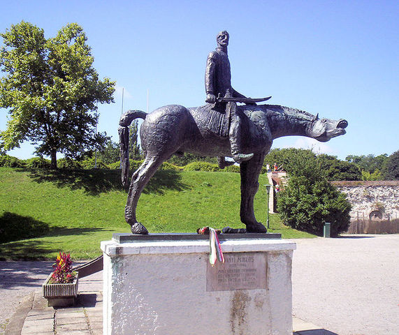 Zrínyi Miklós hadvezér lovas szobra