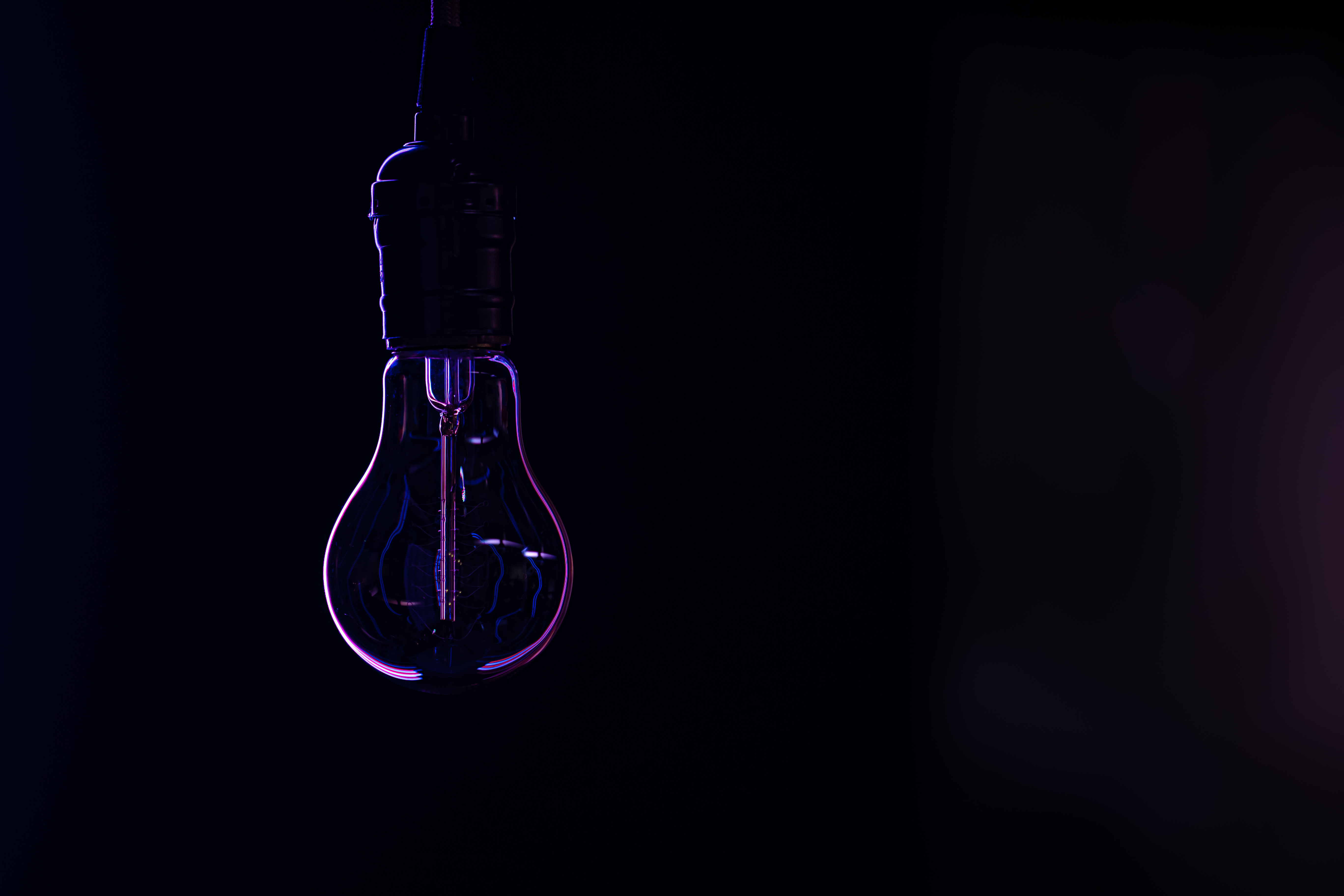 silhouette-non-glowing-lamp-dark-copy-space